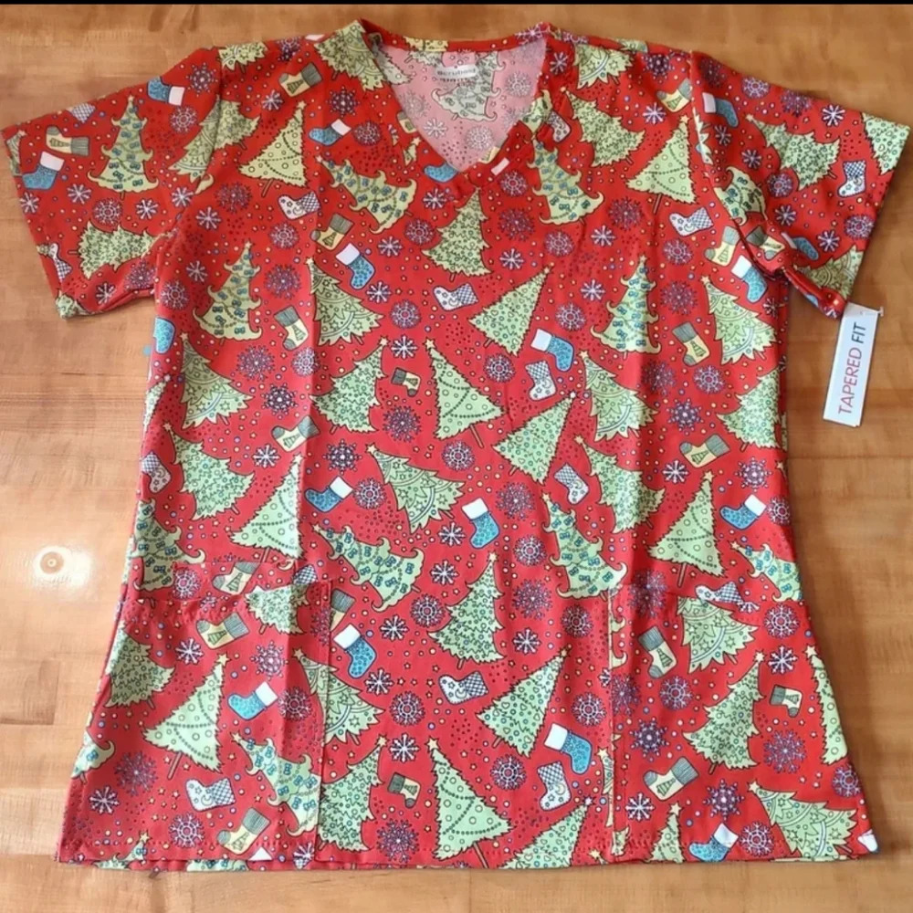 Women's Size Large (14-16) Scrubaid Tapered Fit Scrub Top Christmas Tree Patte